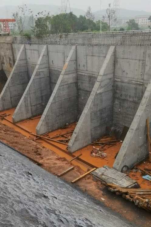 新乡卫滨区锚杆式挡土墙